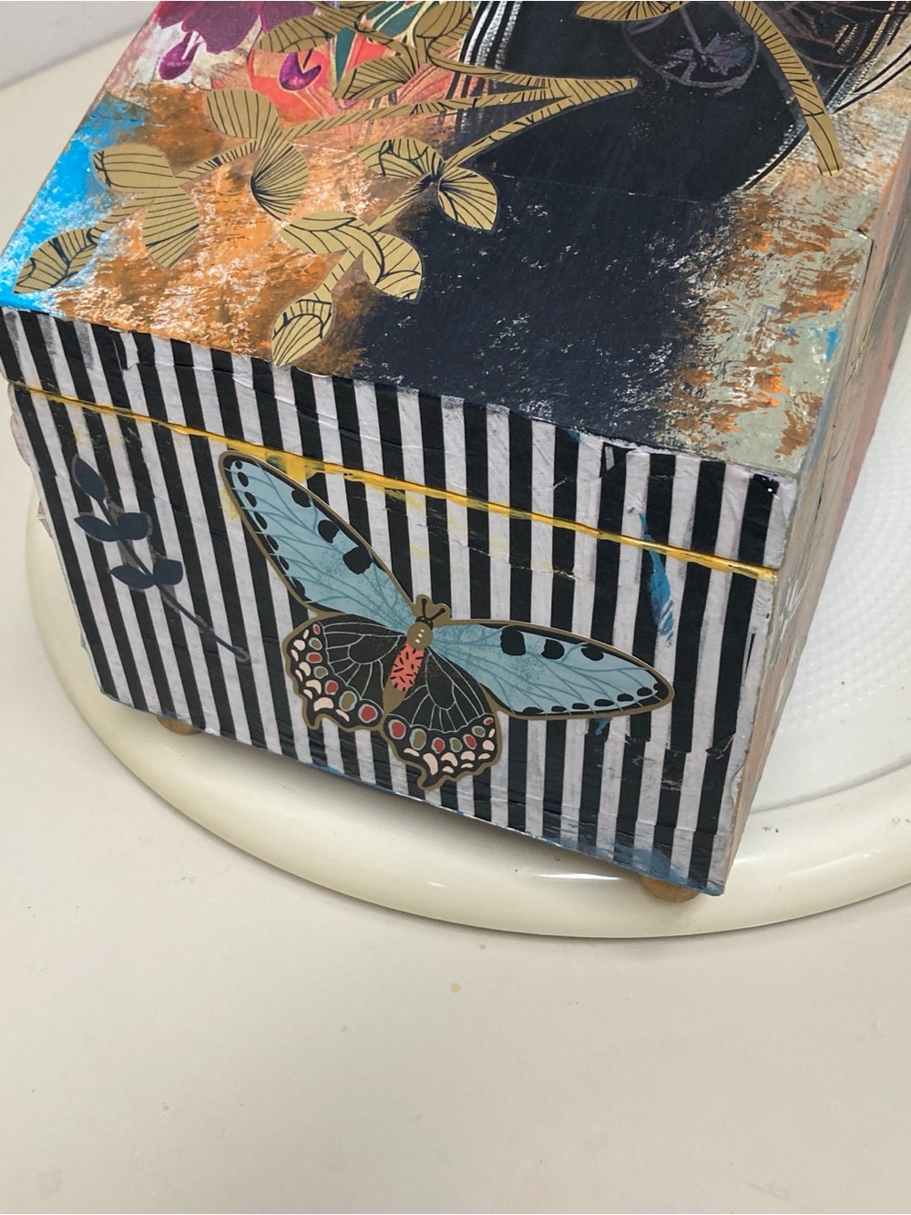 Hand Created Novelty Box - Picture 4 of 6
